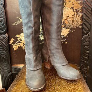 Splendid Women's Grey Suede Tall Boot - Size 6 - Excellent Condition